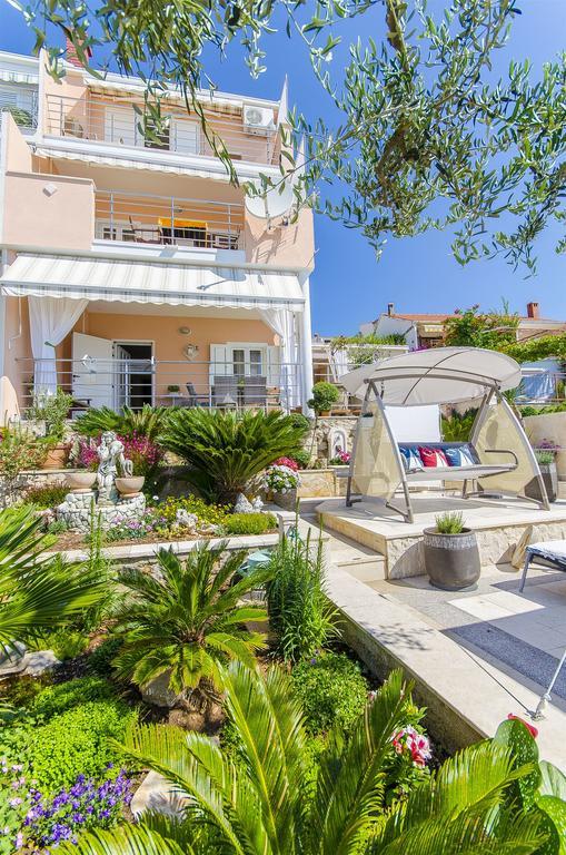 Apartments Nives Trogir Eksteriør bilde