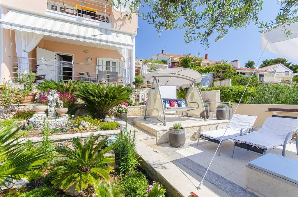 Apartments Nives Trogir Eksteriør bilde