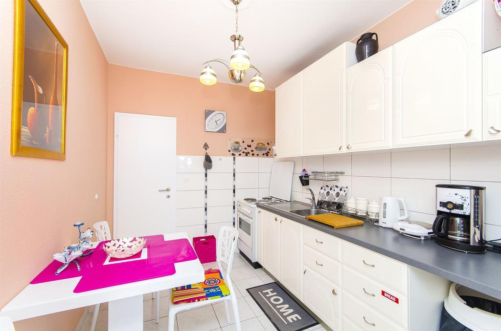 Apartments Nives Trogir Eksteriør bilde
