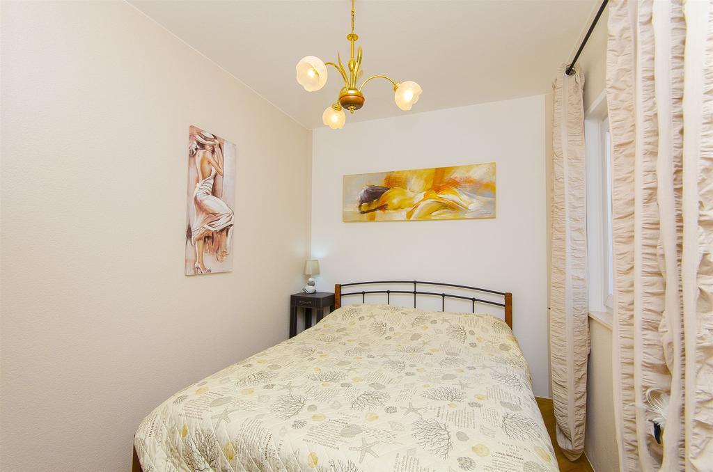 Apartments Nives Trogir Eksteriør bilde
