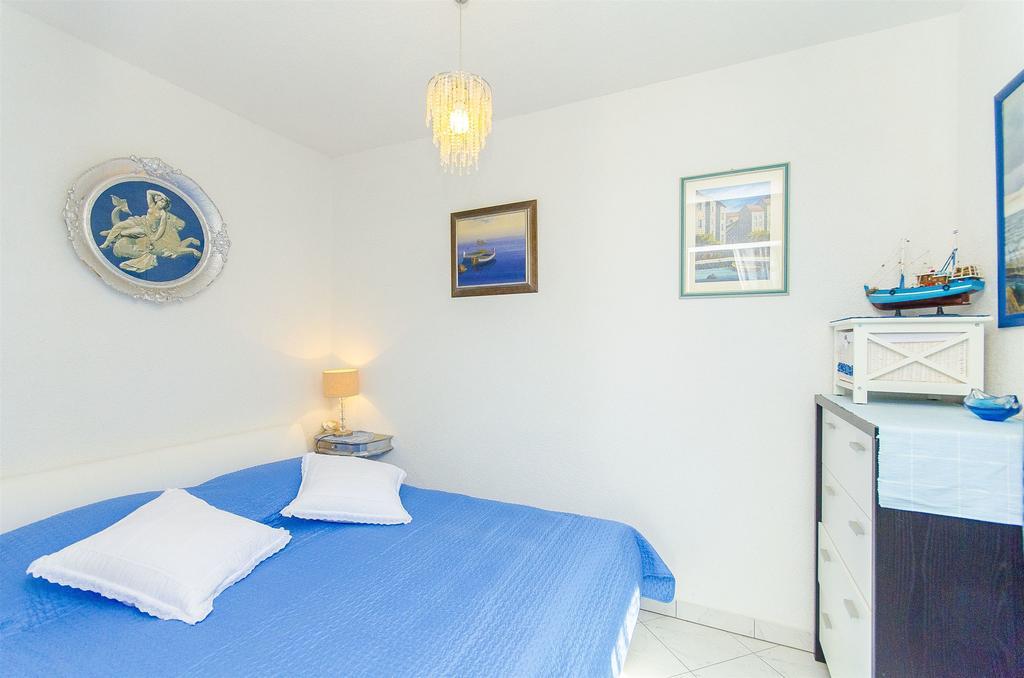 Apartments Nives Trogir Eksteriør bilde