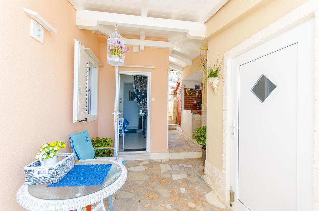 Apartments Nives Trogir Eksteriør bilde