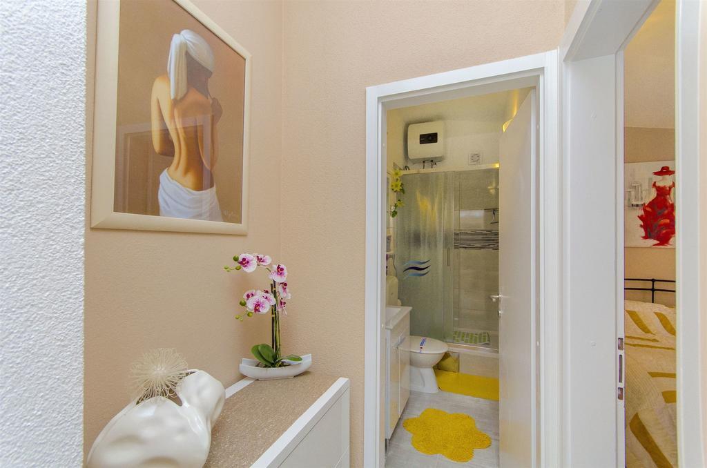 Apartments Nives Trogir Eksteriør bilde