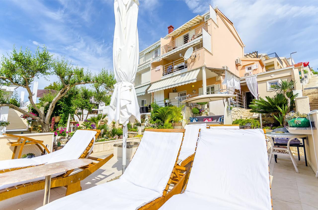 Apartments Nives Trogir Eksteriør bilde